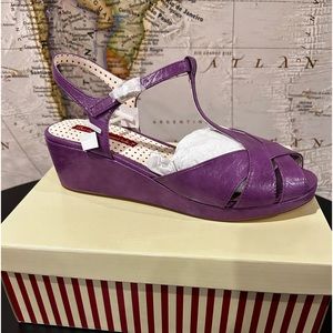 NIB BAIT footwear Purple Kira Sandals